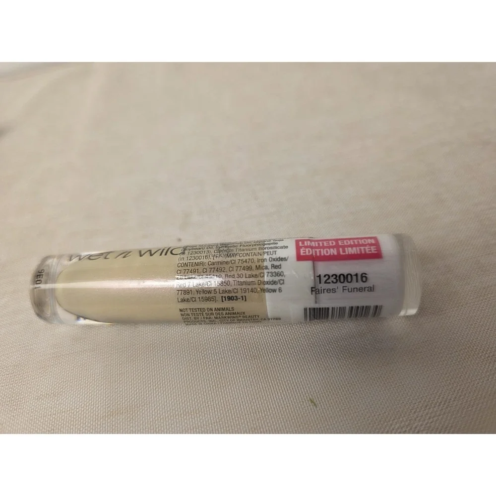 Wet n Wild megalast Liquid Catsuit Lipstick 1230016 Faires' Funeral Glitter